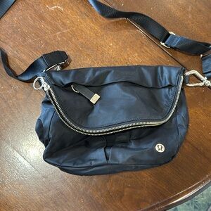 Lululemon festival crossbody